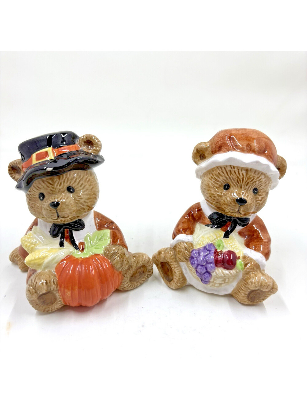 Adorable Russ Thanksgiving Pilgrim Bear Couple Salt Pepper Shakers